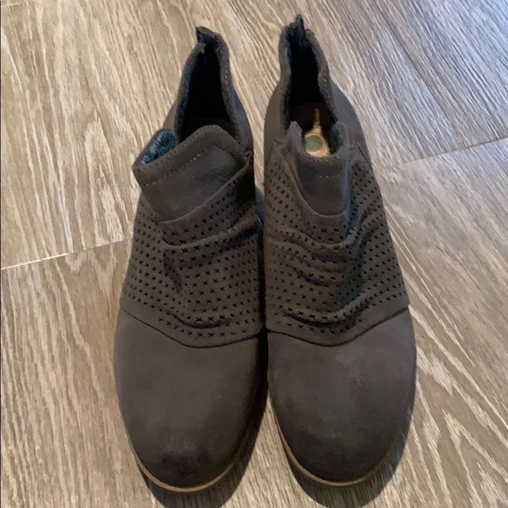 Earth Origins 8 W Boots Grey Suede